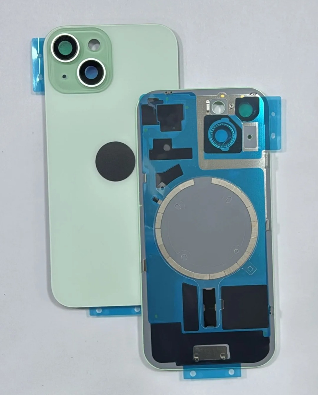 Carcasa iphone 15 verde c/chip